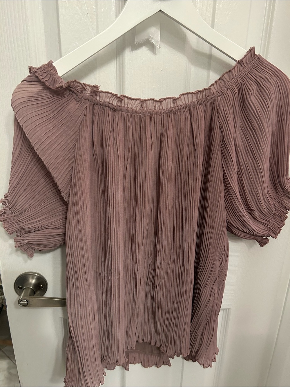 easel Mauve Pleated Off-Shoulder Peasant Blouse - Picture 3 of 6